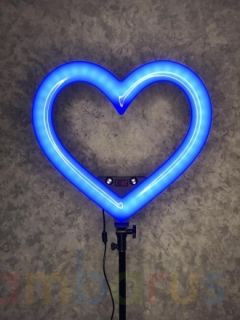 Кольцевая лампа в виде сердца со штативом ЗА 5500 РУБ / RGB